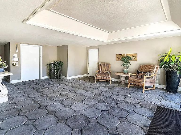 1650 Veteran Ave #204 — Photo 24