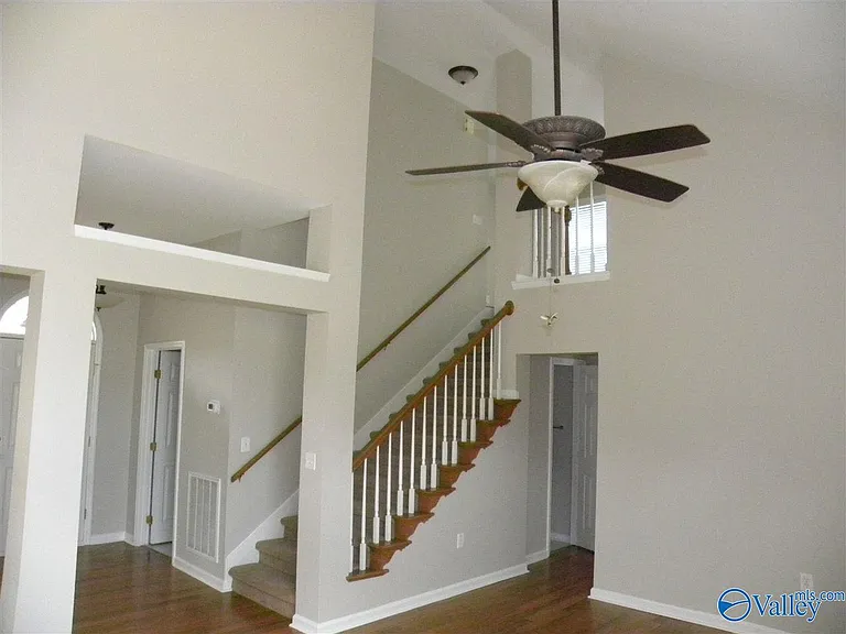 102 Sunset Cir — Photo 9
