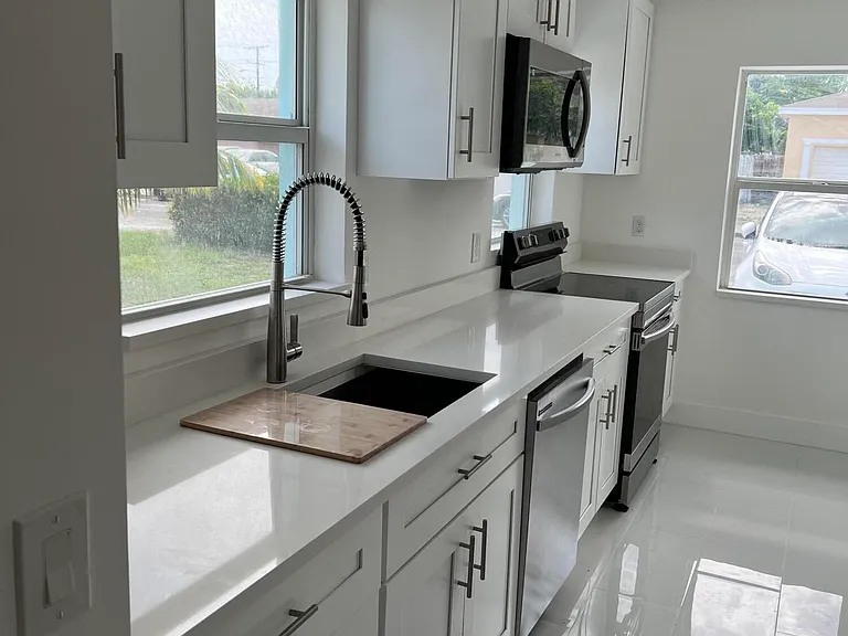 1015 S K St #1 — Photo 8