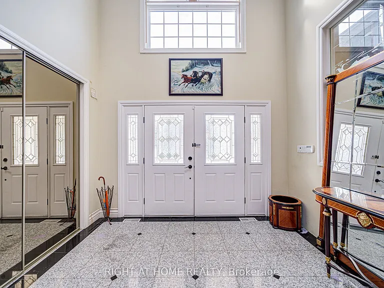 49 Arjay Cres — Photo 4