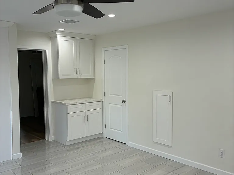 11721 Shoshone Ave — Photo 6