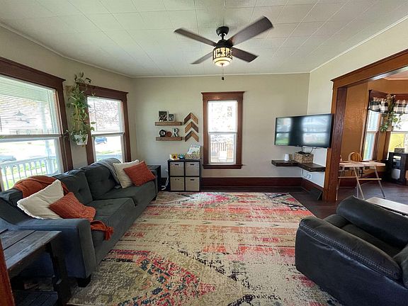 3rd image of 408 7th St