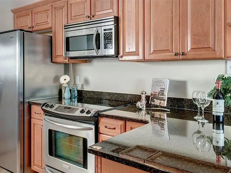 619 5th Ave W #501 — Photo 3