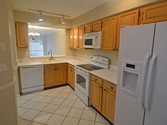 3rd image of 10808 Cypress Glen Dr #10808