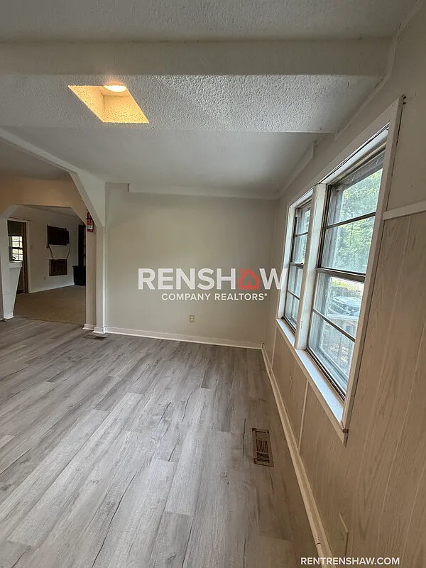 4 bed, 1.0 bath, 1132 sqft, $1,250 — Photo 4