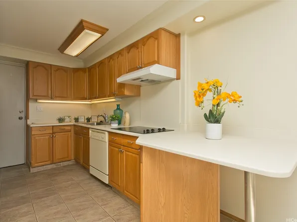 1560 Kanunu St APT 805, Honolulu, HI 96814
