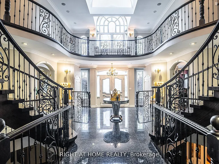 38 Sugarbush Ct — Photo 4