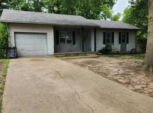 713 W Wollard St, Bolivar, MO 65613