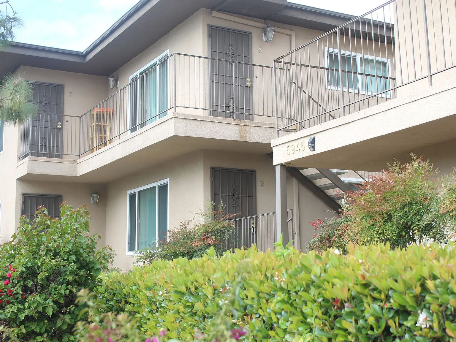 Lauretta Apartments — Photo 3