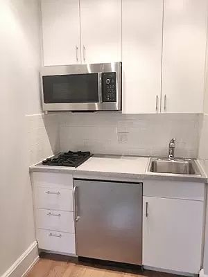 3rd image of 74 Charles St APT 1b