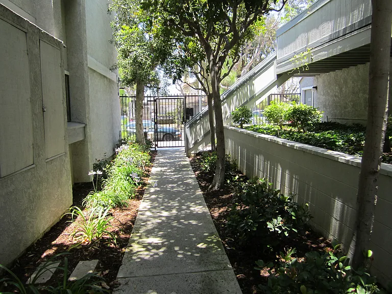 Westbay Apartments — Photo 31