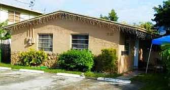 1st image of 827 SW 30th St