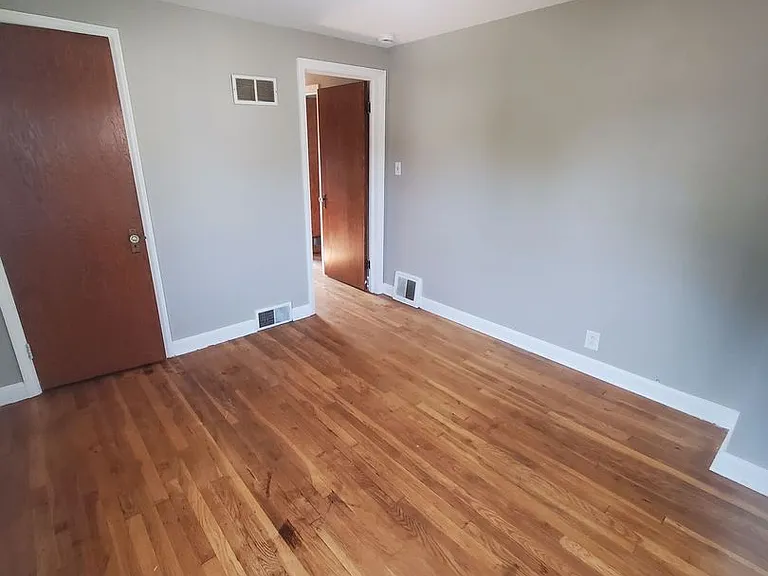 1018 E Wilbur Ave — Photo 12
