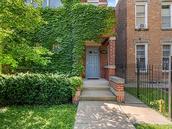 3rd image of 2909 W Fulton St #1