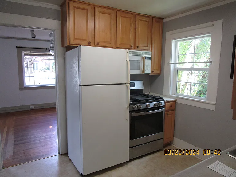 630 Clinton St — Photo 7