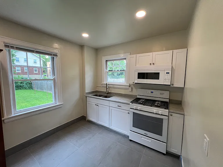 1412 Yarmouth Ave #1 — Photo 4