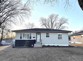 1290 Scott Ave, Waterloo, IA 50701