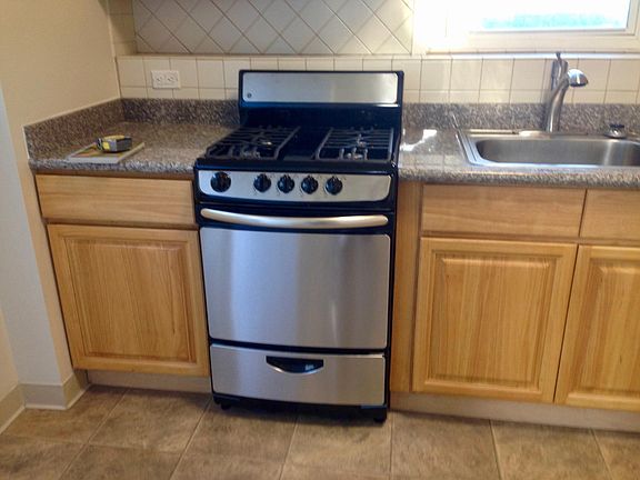 3rd image of 261A Chenery St