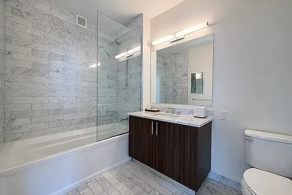 Bathroom, photo 2