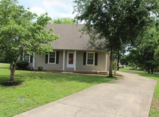 2202 Leeds Ct, Murfreesboro, TN 37129