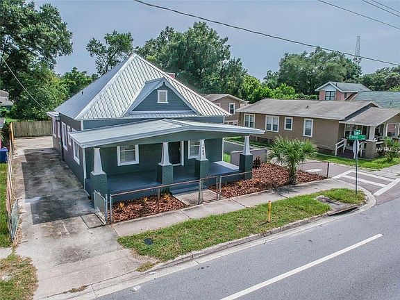 2nd image of 1009 E Lake Ave