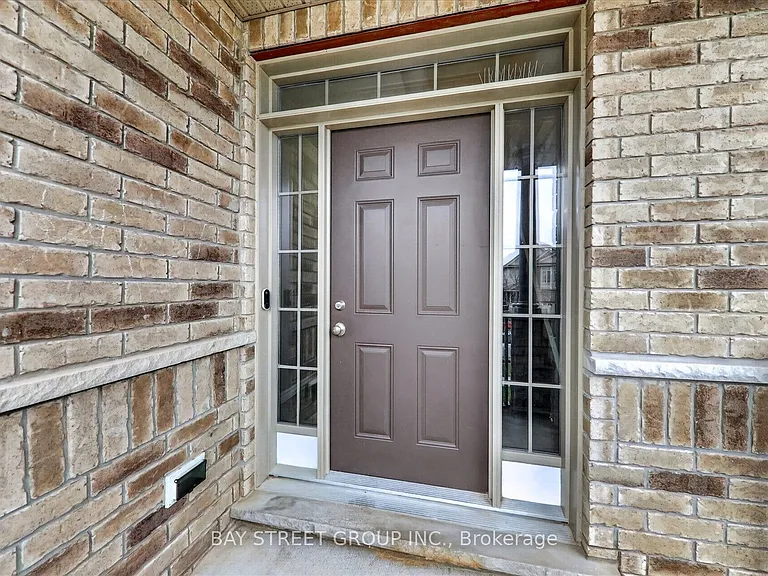 445 Avens St — Photo 8