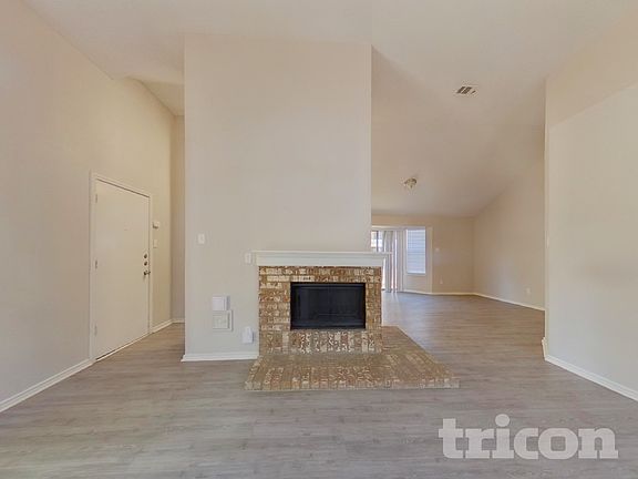 3rd image of 5328 Waterford Dr