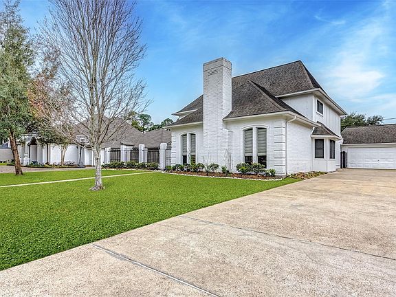 2nd image of 3011 Manila Ln