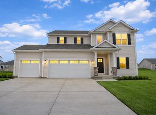 2009 Savannah Dr, Grafton, WI 53024