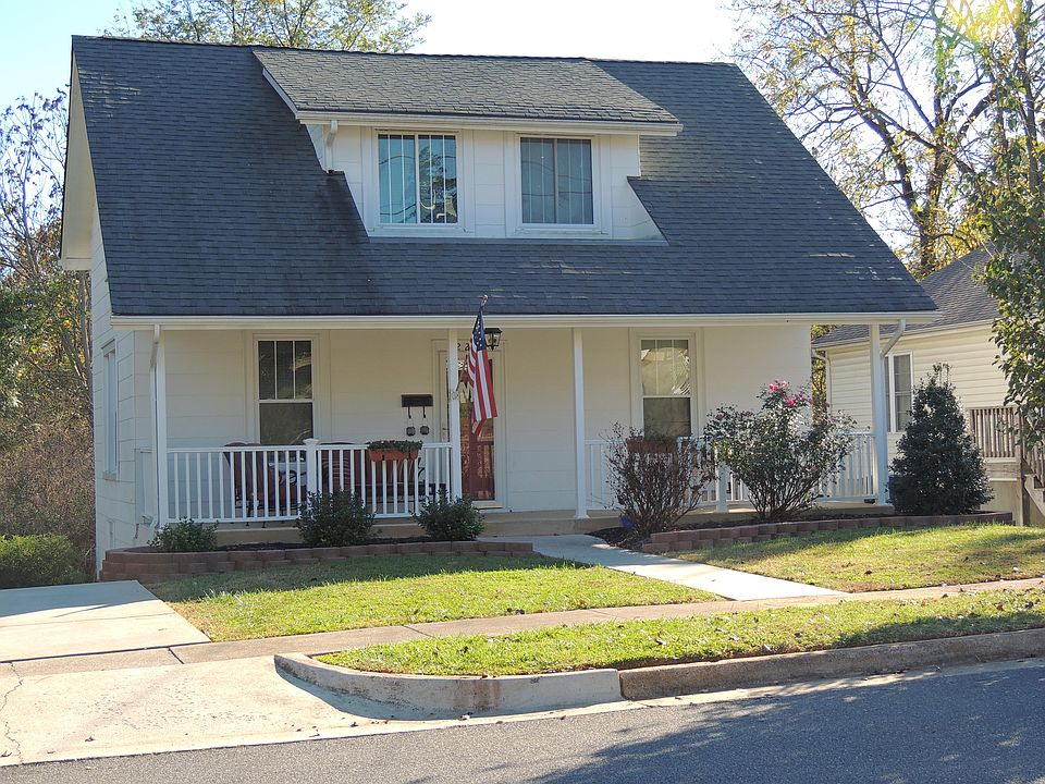 1st image of 221 Warren Ave