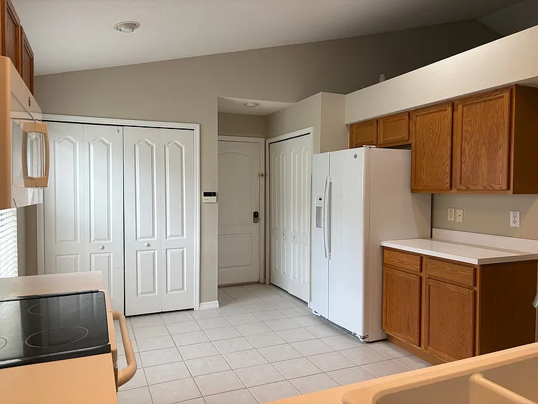 10815 Lakeside Vista Dr — Photo 16