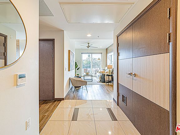 2nd image of 903 S New Hampshire Ave #403