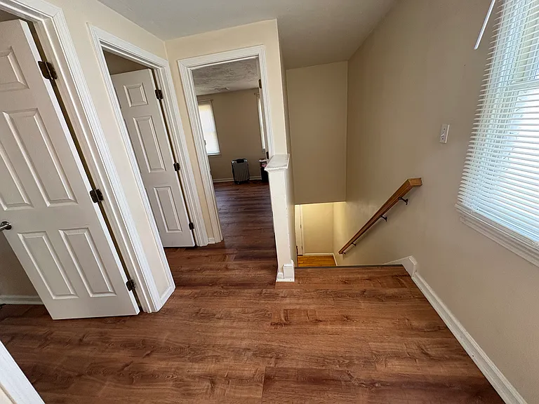 118 Montclair Ave — Photo 18