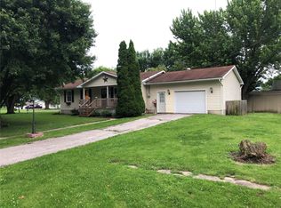 606 Madison St, Kane, IL 62054