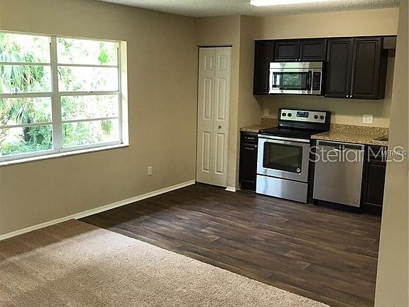 3rd image of 349 W Lansdowne Ave