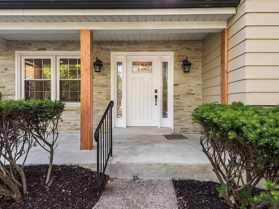 2nd image of 507 White Rose Ln