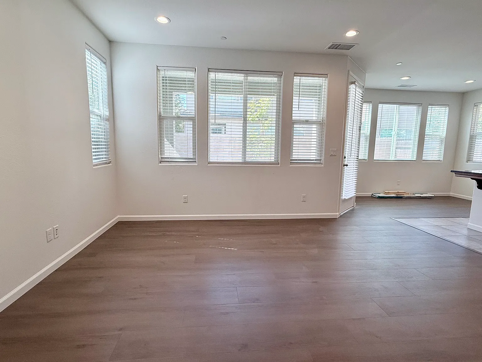 3 bed, 2.5 bath, 1512 sqft, $2,295 — Photo 3