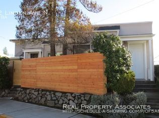 7202 Linden Ave N, Seattle, WA 98103