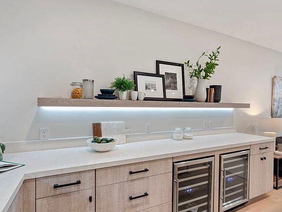 3rd image of 2444 Van Ness Ave APT 4
