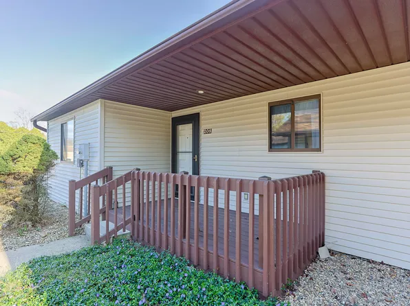 208 Christiana Dr, Niles, MI 49120