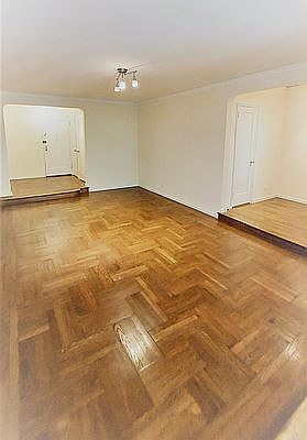3rd image of 223 E 61st St APT 3B