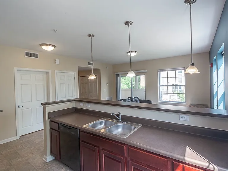 East Bay II Apartments — Photo 38