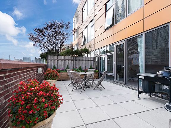 2nd image of 2-17 51st Ave #805