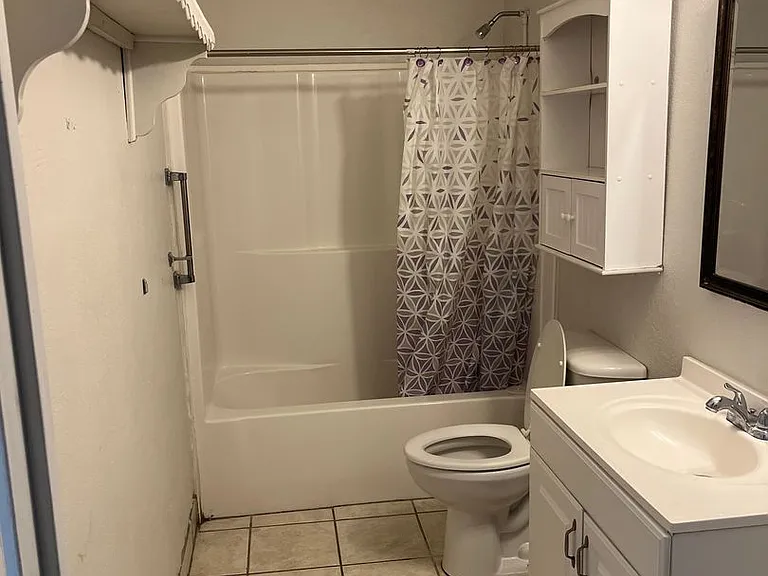 407 W Moore St — Photo 17