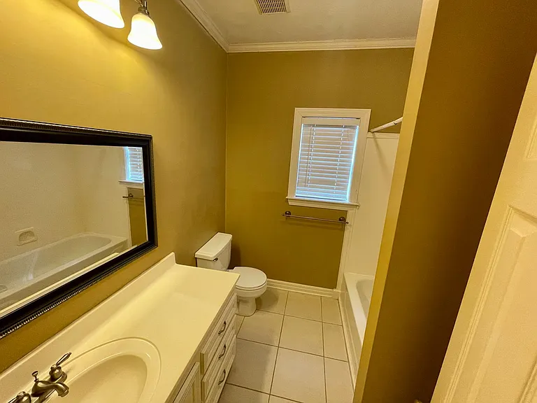 1013 N Azalea Dr — Photo 11