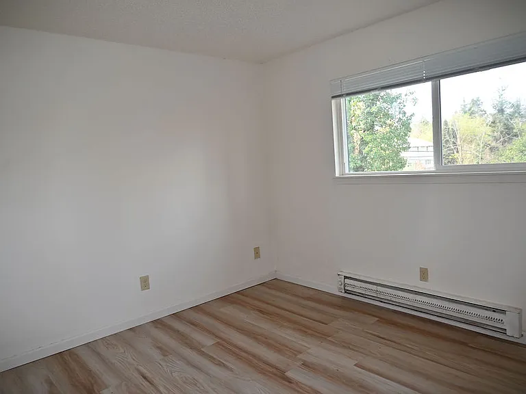 2301 SE Courtney Ave #9 — Photo 7