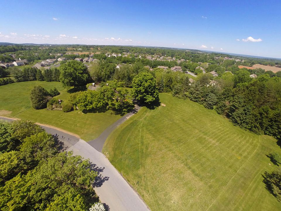 2nd image of 1803 Fieldcrest Rd