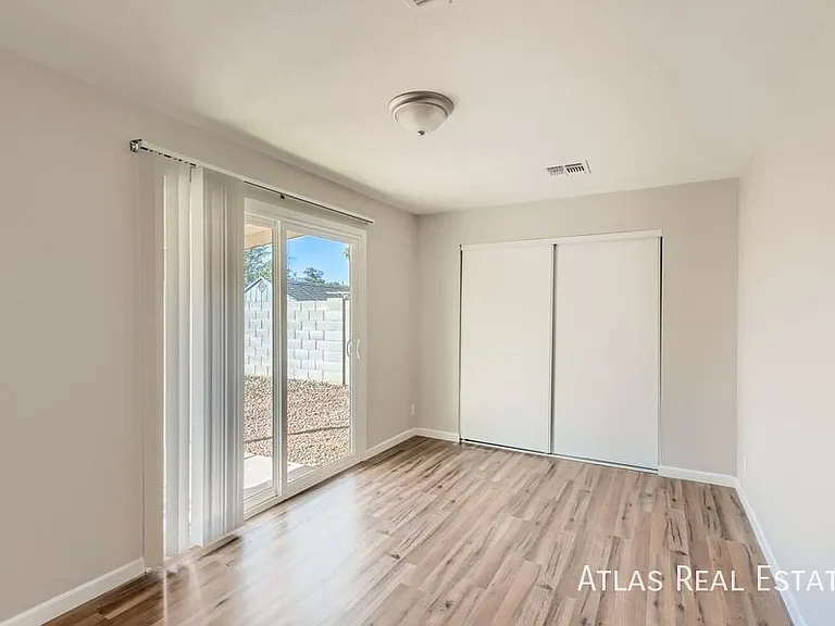 3429 E Blanche Dr — Photo 6