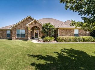 107 Springfield Ln, Waxahachie, TX 75165
