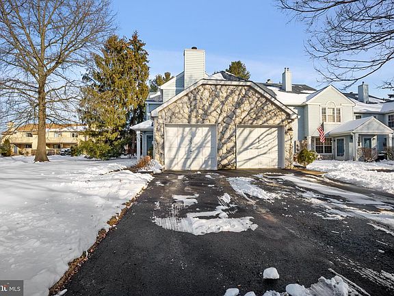 2nd image of 325 Hale Dr